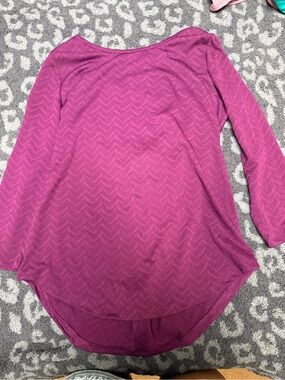 Xersion Long Sleeve Scoop Neck Top in Magenta